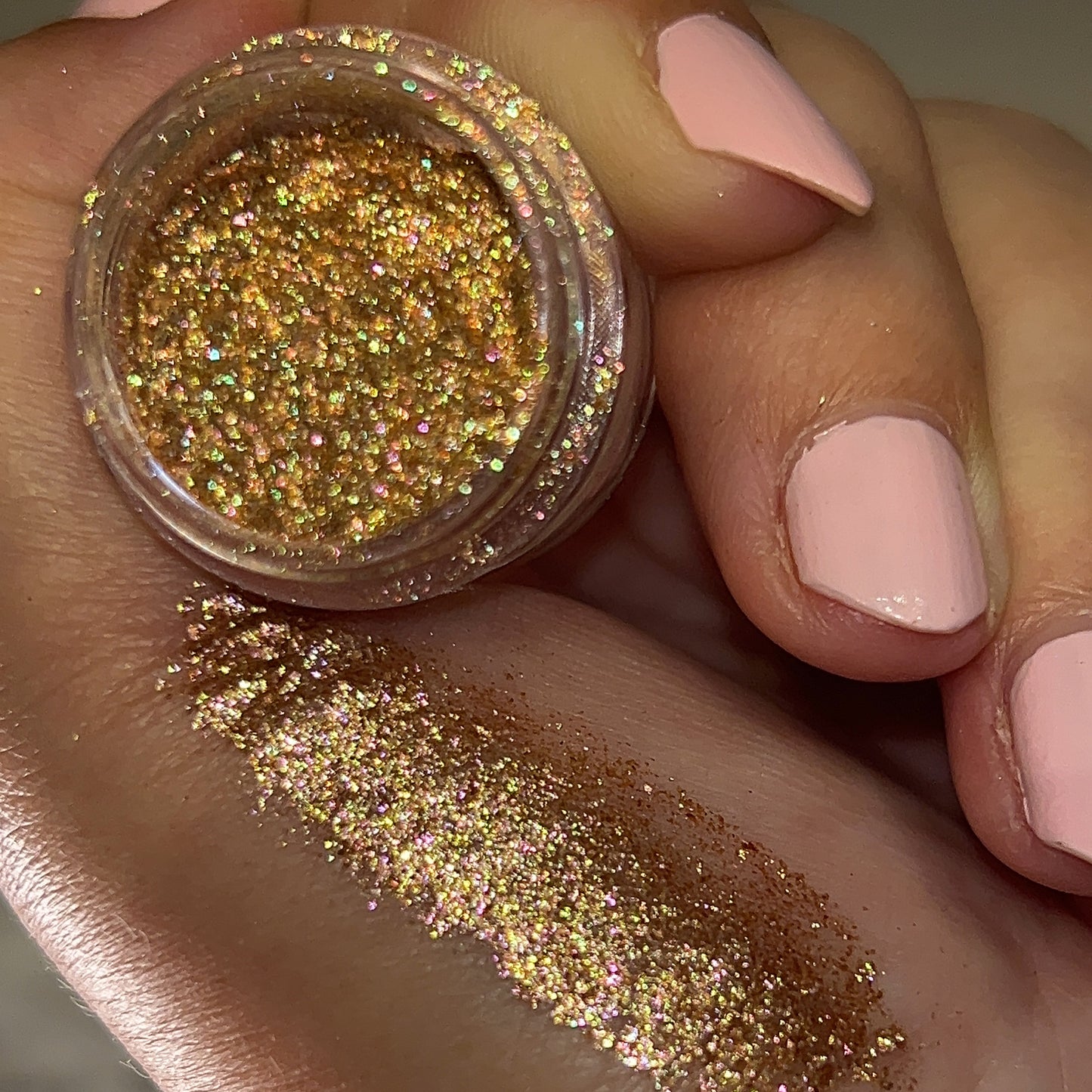 Magical Makeup Mythical Loose Pigment Multichrome Eyeshadow 0.5g